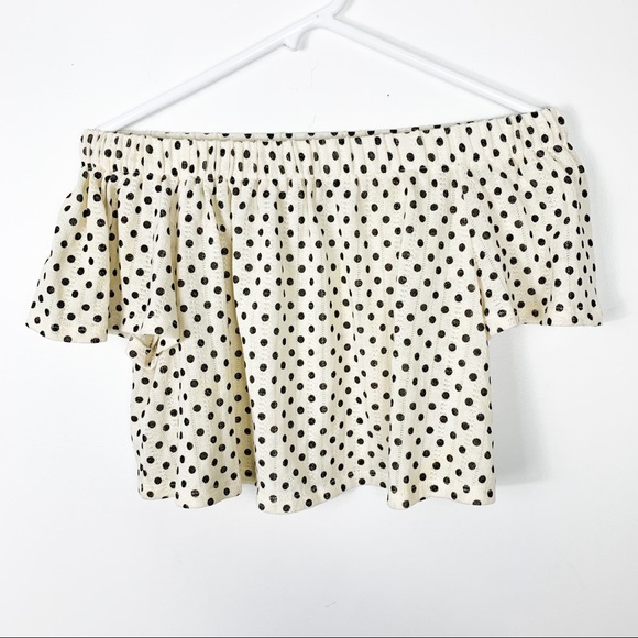 Kimchi Blue Cream Polka Dot Off The Shoulder Crop - Picture 5 of 13
